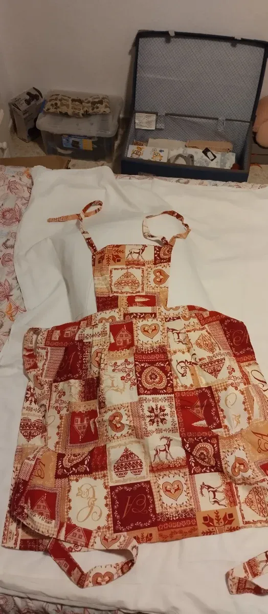 Delantal con estampado de gallinas