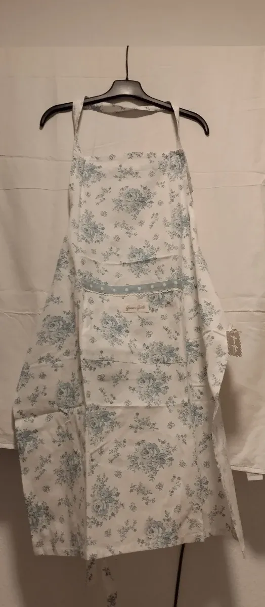 Delantal con estampado de gallinas