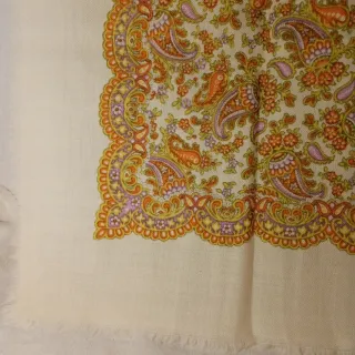 ANTIGUO PAÑUELO DE LANA INDUMENTARIA