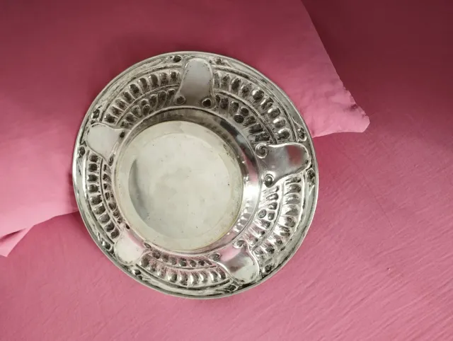 Plato decorativo antiguo latón plateado Años 50