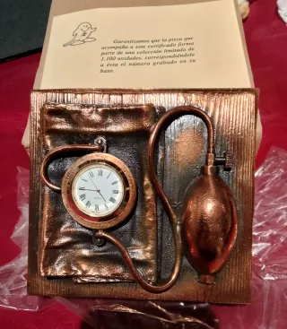 Obra de arte tensiómetro de colección