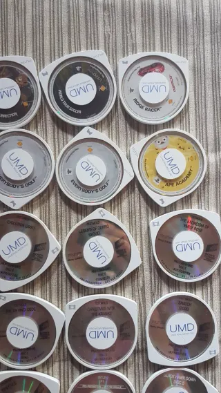 Lote de Juegos y peliculas  PSP UMD