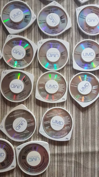 Lote de Juegos y peliculas  PSP UMD