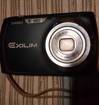 Lotto 8 Fotocamere Digitali Fujifilm, Nikon, Kodak