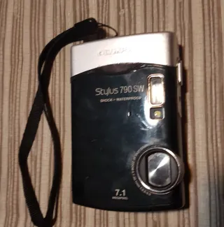 Lotto 8 Fotocamere Digitali Fujifilm, Nikon, Kodak