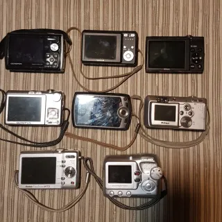 Lotto 8 Fotocamere Digitali Fujifilm, Nikon, Kodak