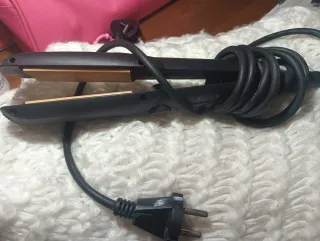 Plancha de pelo negra