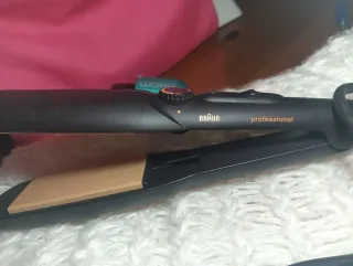 Plancha de pelo negra