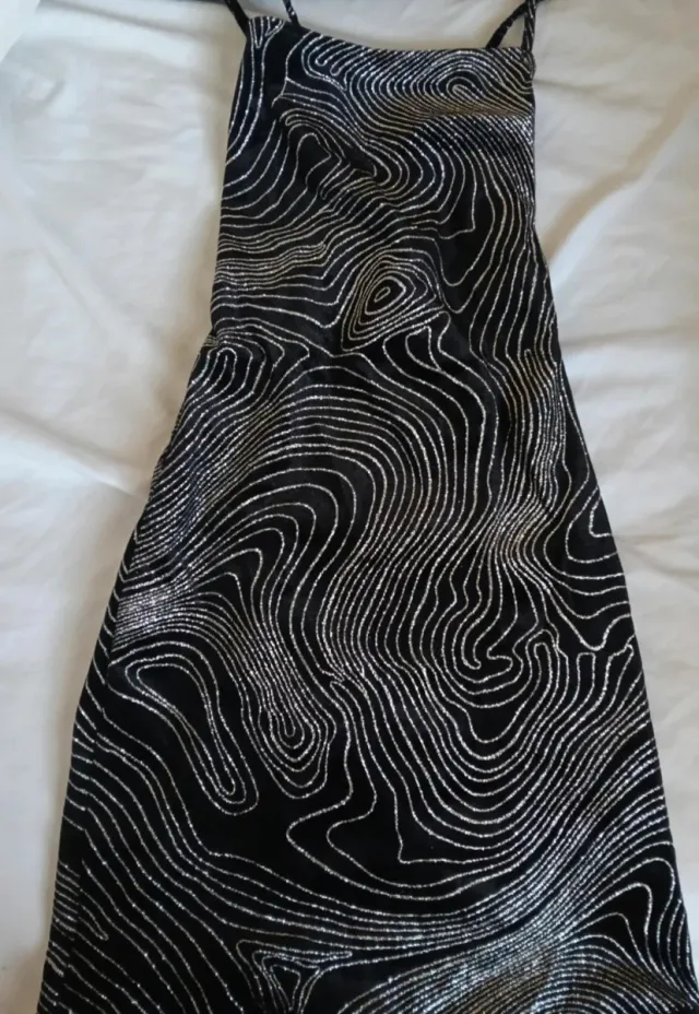 Vestido H&M Negro con Brillo Plateado