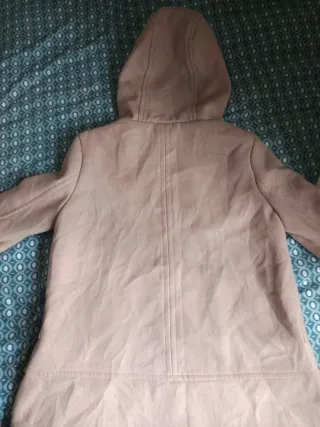 Chaqueta rosa con capucha