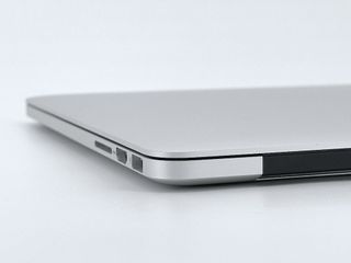 MacBook Pro 15" Intel Core i7 2.5GHz 4 núcleos - Doble Gráfica - SSD 512GB - 16GB RAM