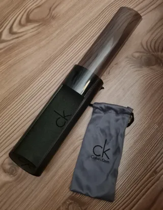 Custodia occhiali Calvin Klein grigia