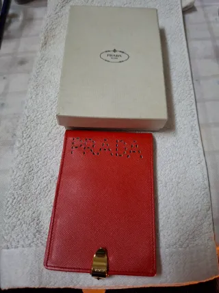 Portafoglio/porta assegni Prada rosso