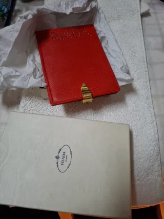 Portafoglio/porta assegni Prada rosso