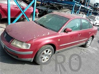 RADIO / CD Volkswagen Passat Berlina (3B2)(1996->) 1.9 Comfortline [1,9 Ltr. - 81 kW TDI]