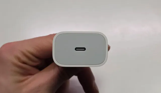 Cargador Apple USB-C 20W Estados Unidos / Latam