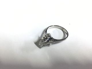 anillo oro 18k con piedra con circonita