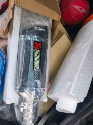 Escape Akrapovic Carbono Moto