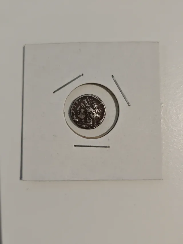 Moneda griega de plata antigua