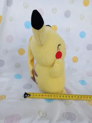 Pokemon peluche grande do Pikachu da tomy