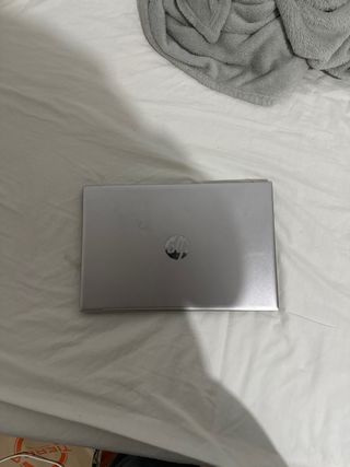 HP Pavilion 14 2022 Plata