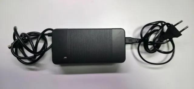 Cargador 42V 4A Li-ion - Carga rápida Xiaomi M365