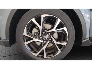TOYOTA Toyota C-HR 5P Advance 180H e-CVT