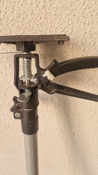 SOPORTE EXTENSIBLE WERKU PARA PLACAS DE YESO 30KG