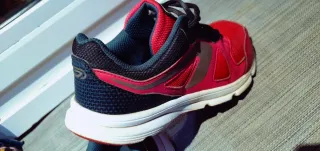 Zapatillas deportivas mujer Kalenji rojas y negras