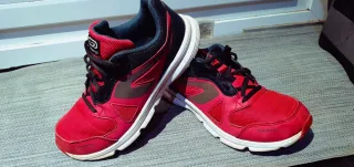 Zapatillas deportivas mujer Kalenji rojas y negras