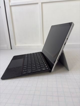 Microsoft Surface Go 2 Portátil + Teclado