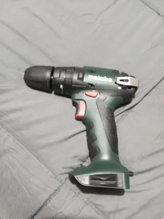 Taladro percutor atornillador Metabo SB 18