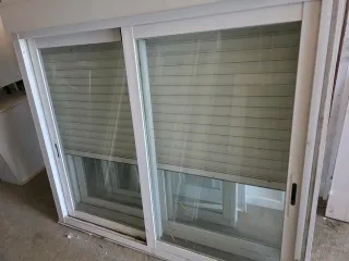 Ventanas de aluminio blancas y algunas pvc ..