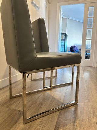 Sillas de comedor de piel gris