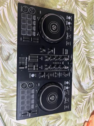 Controladora DJ Pioneer DDJ-400 Negra