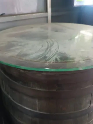 2 Barriles de vino con tapa de cristal