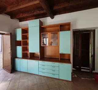 Mobile soggiorno color ciliegio e verde acqua