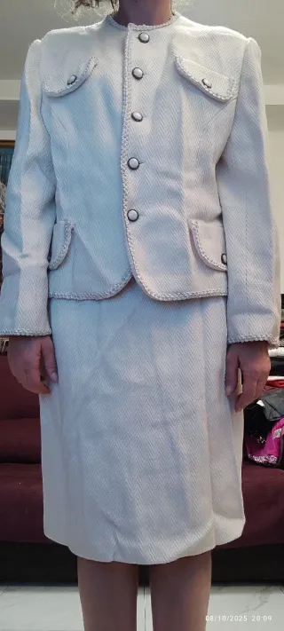 Conjunto de chaqueta y falda azul