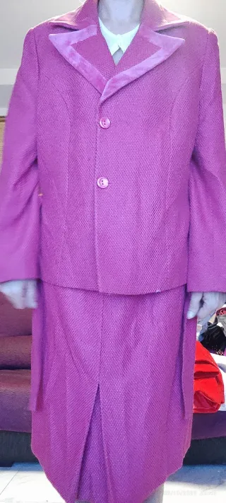 Conjunto de chaqueta y falda azul