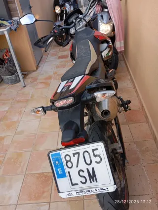 Moto deportiva Aprilia