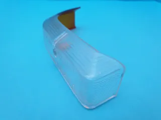 Alfa Romeo 1750 2000 GT plastica fanale anteriore