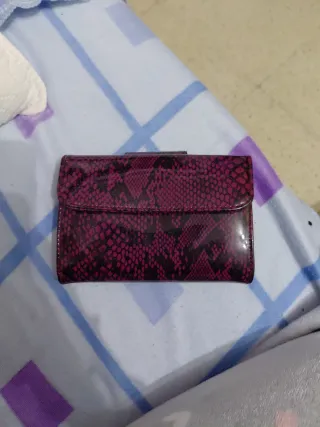 Cartera piel serpiente rosa y morada