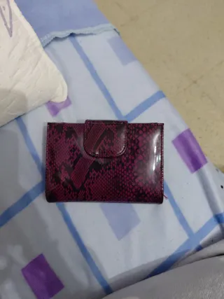 Cartera piel serpiente rosa y morada