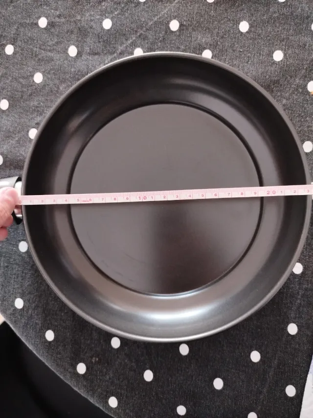 Padella antiaderente nera