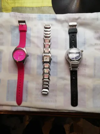 Orologi non più messi ma in buone condizioni.