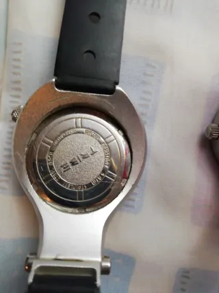 Orologi non più messi ma in buone condizioni.