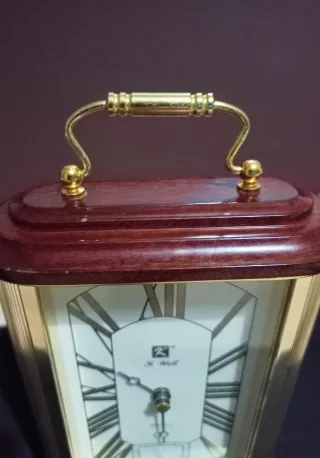 Reloj de Carruaje y Sobremesa K. Well