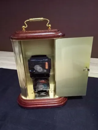 Reloj de Carruaje y Sobremesa K. Well