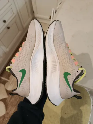 Nike Zoom Pegasus 38 Beige/Rosa