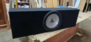 Subwoofer JL Audio 12W1V2-4 con cajón